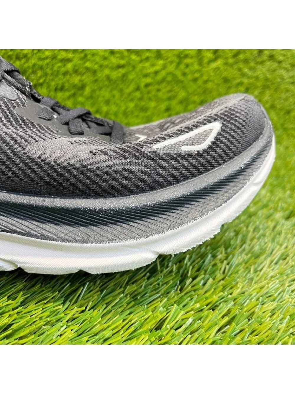 Hoka One One Clifton 9 Womens Size 8 Black White Athletic Running Shoes Sneakers
